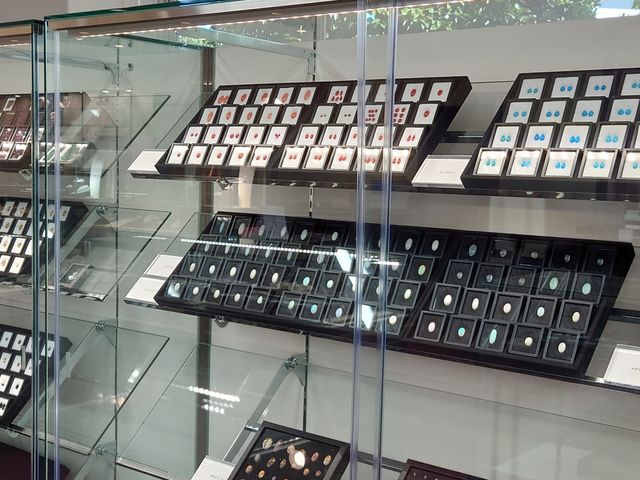 ジュエリー専門店マルヴェセア ショールーム