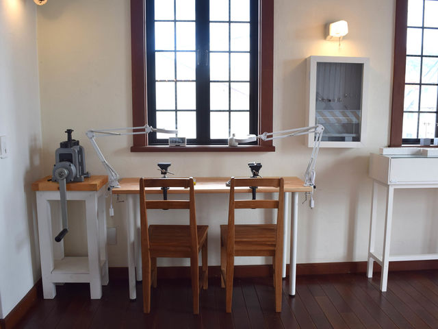 優しい日差しが入り込む落ち着いた空間です。_Lydlys Atelier & Showroom