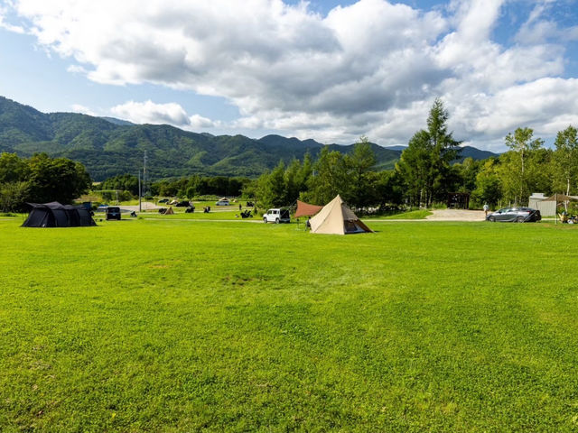 夏場は広大な土地でキャンプをお楽しみいただけます *・.。*_MOUNT NIKI
