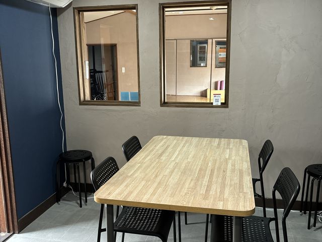 カフェスペースはスタジオすぐ横です_たじみ健康labo