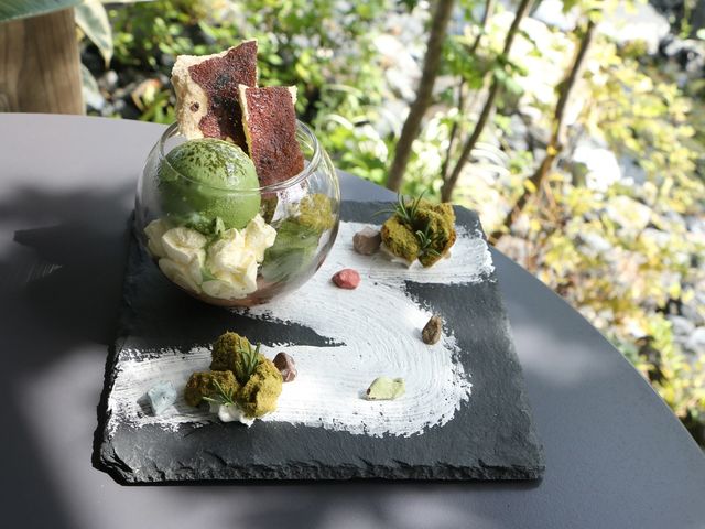 人気の苔テラリウムパフェ_5yukuri