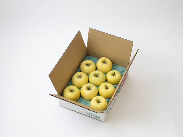 3KG箱「シナノゴールド」です_成田園