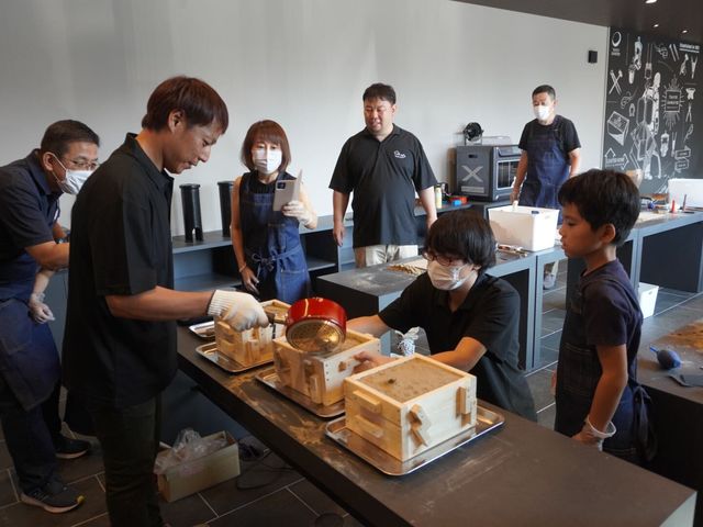 体験では講師がしっかりサポートします!_鋳造体験工房CASTER HOME
