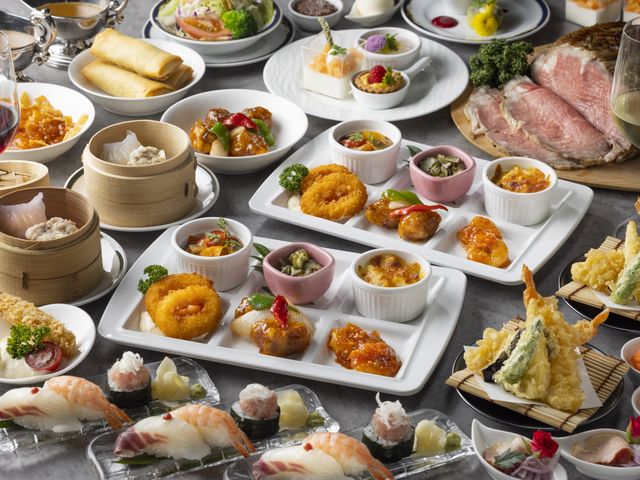 和洋中の料理を一つの店内でお召し上がりいただけます_オークラ千葉ホテル レストランセブンシーズ