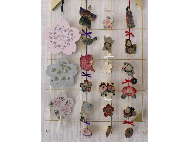 トールペイントで手描きした吊るし雛と桜のオーナメント。ハンドメイドが季節を彩ります。_Floral Palette