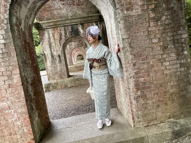 オシャレなレースの帽子とパール付きの襟、帯のクシュクシュレースとふわふわのカバンが可愛いです♪_京都着物レンタル ぱとぅ京都