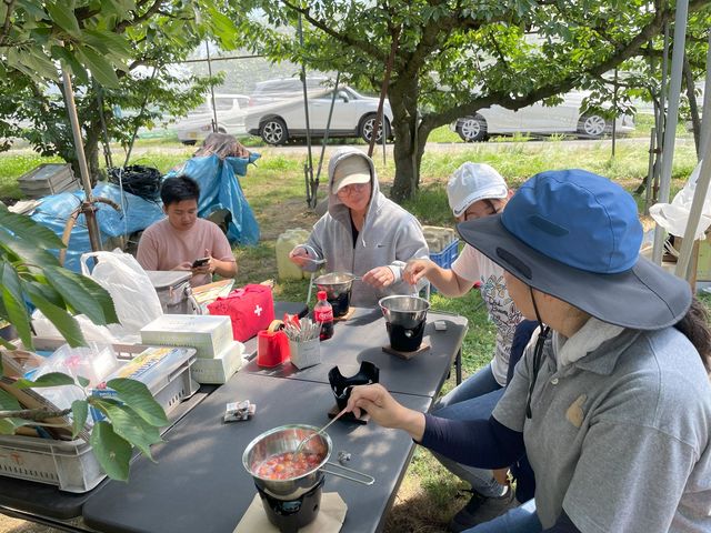収穫体験+αのワークショップが多いです。さくらんぼ収穫+ジャムづくりの様子です。_芳賀にこにこ農園