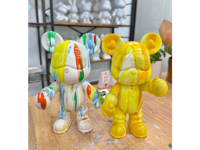 好きな色を垂らしてオリジナルフィギュアが作れる♪_i'm くま