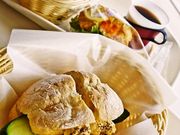 ベーカーバイツェン 百道店の写真1