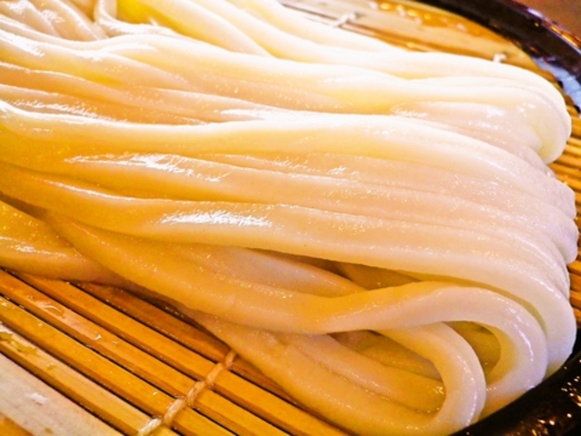 伊予製麺 石山通店の写真1