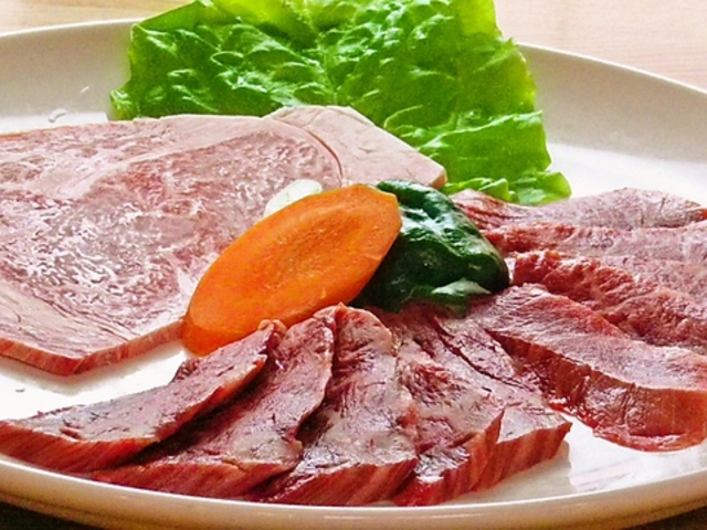 炭火焼肉 鉄庵の写真1