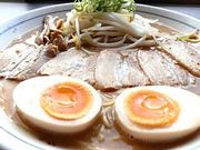 ぜいたくラーメン福一 勅使店の写真1