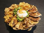 焼肉丼たどん 池袋店の写真1