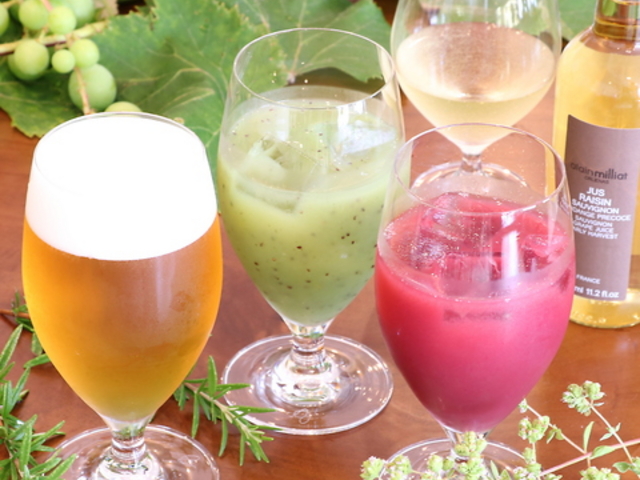 sharing a table COTTONWOOD コットンウッドの写真1