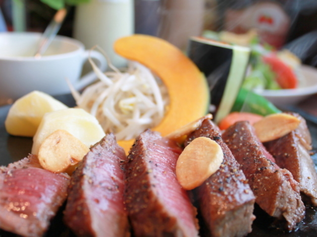 ステーキハウス四季 三本松の写真1