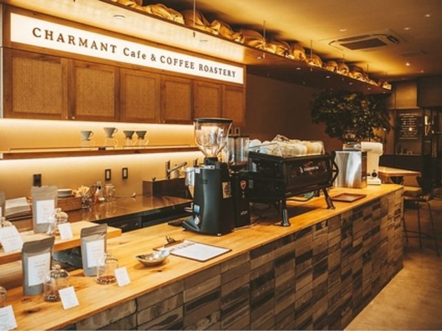 CHARMANT Cafe&COFFEE ROASTERYの写真1