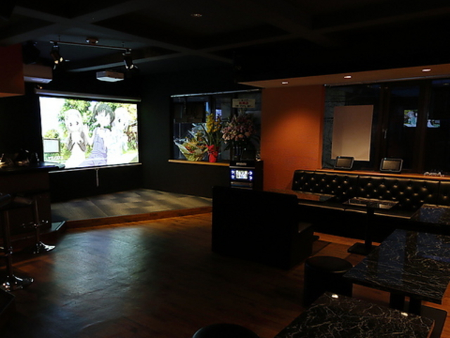 アニソンカラオケ酒場マナティの写真1