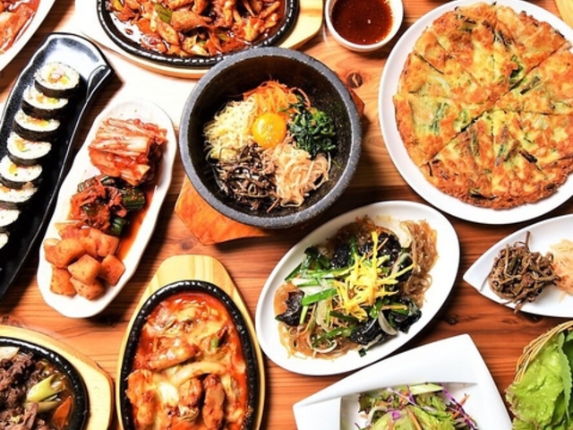 韓国家庭料理 炭火焼肉 しんちゃんの写真1