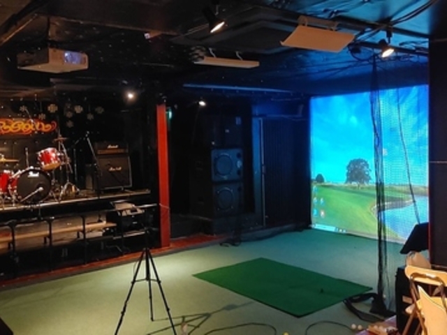 ゴルフバー&ライブハウスRUBBERSOULの写真1