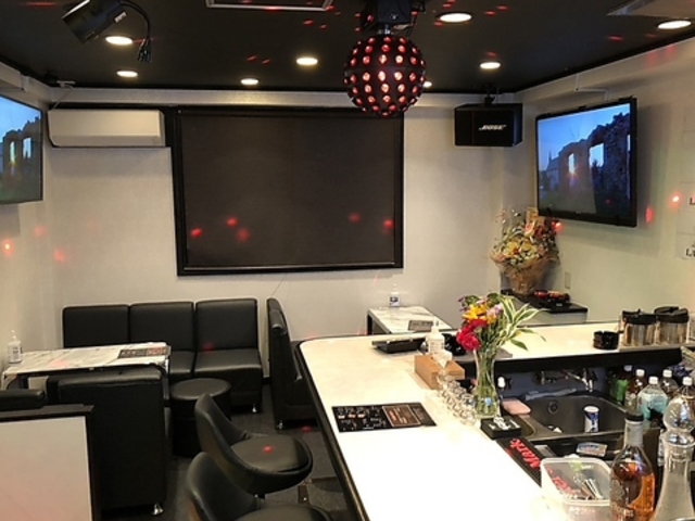 カラオケステージの写真1