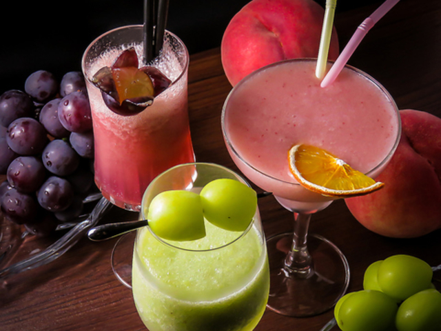 DELUXE THE BAR フルーツカクテルの写真1
