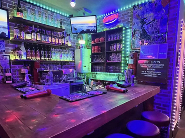 津谷笑店の写真1