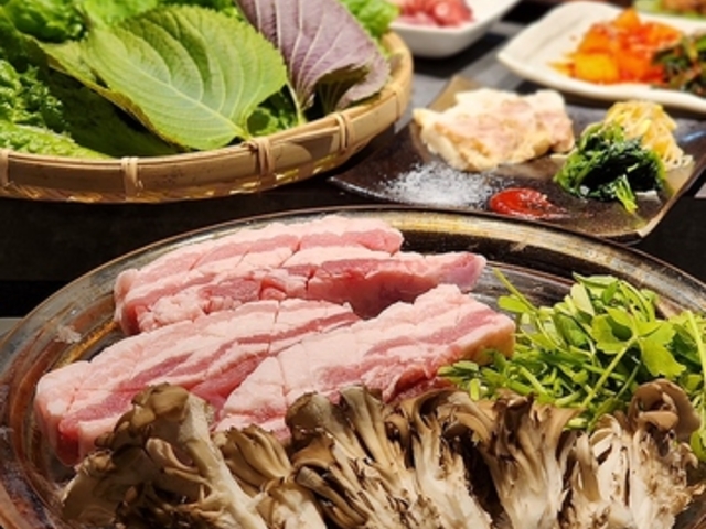 韓食邸 よんさんの写真1