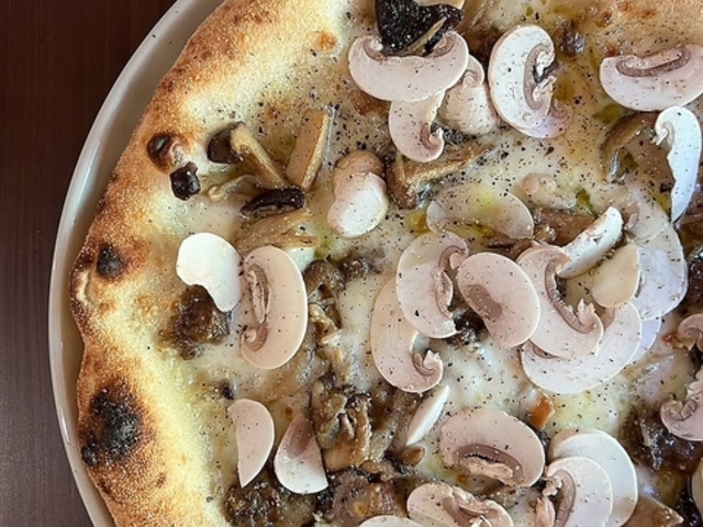 ピッツァとワイン niaの写真1