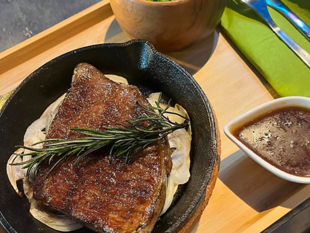 SWELL cafe&bar スウェル カフェアンドバーの写真1