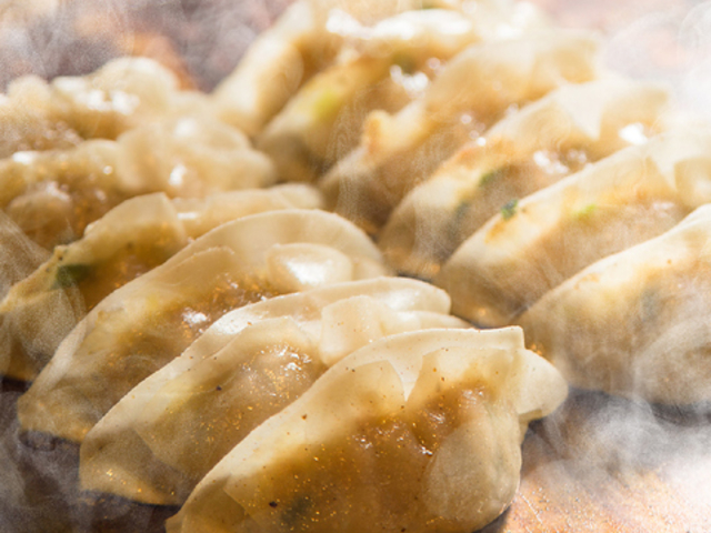 大衆酒場 餃子のたっちゃん 本店の写真1