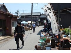 十輪寺えんま堂の「骨董市」の写真1
