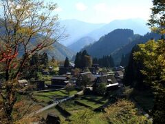 五箇山の紅葉の写真1