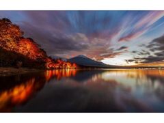 山中湖「夕焼けの渚・紅葉まつり」の写真1