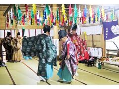 高根白山神社古代神楽の写真1