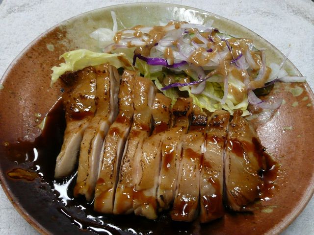とりもも照り焼きはビールを飲む時は単品で注文する。ご飯の時は定食で730円_和食れすとらん おいしんぼ