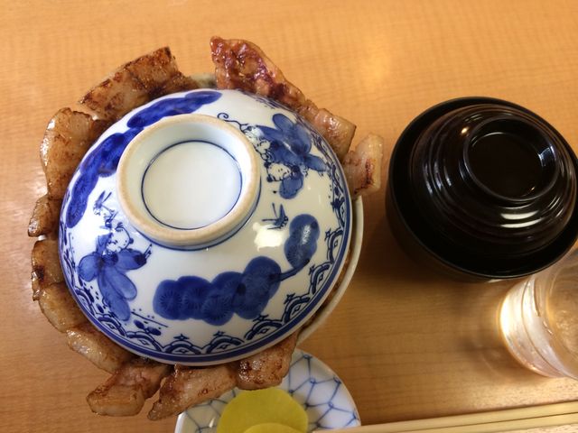 蓋からハミ出しだ〜_ぱんちょう