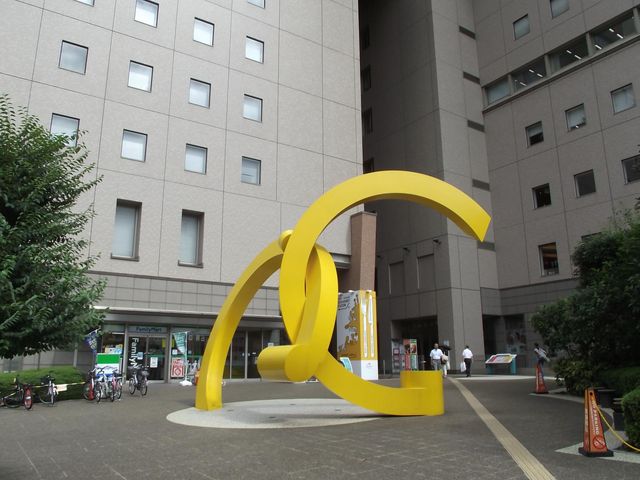 プラザスクエアーの一画_ラグザ大阪