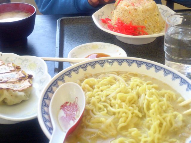 みそラーメンとチャーハン_食堂ニューミサ