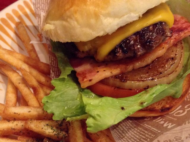 横浜バーガー_フラッシュバックカフェ FLASH BACK CAFE