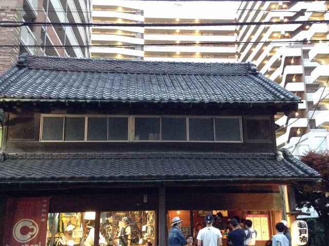 お隣はリサイクルの自転車屋さん。_松戸探検隊ひみつ堂