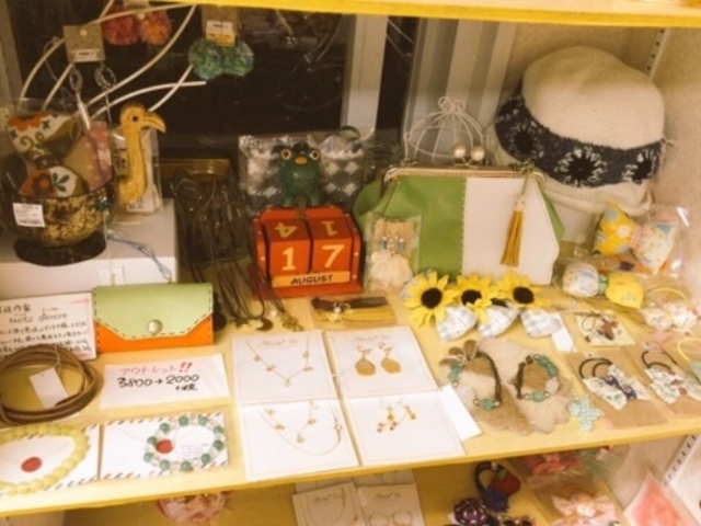 ハンドメイドのアクセサリーとか輸入雑貨がたくさんの小さくてアットホームな感じの雑貨屋さん_のんびりまーと