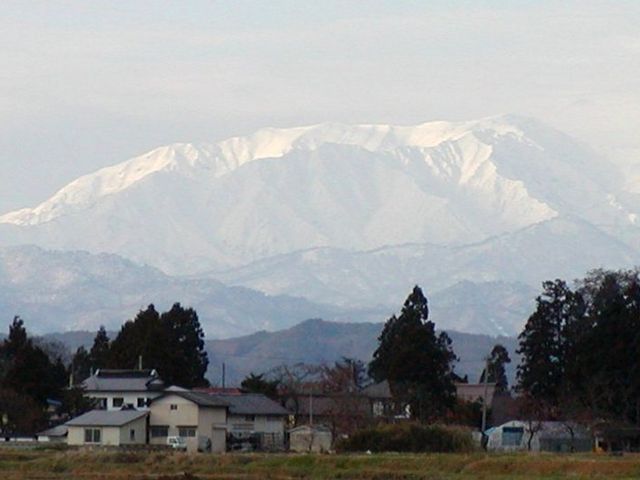 雪の飯豊連峰_飯豊山