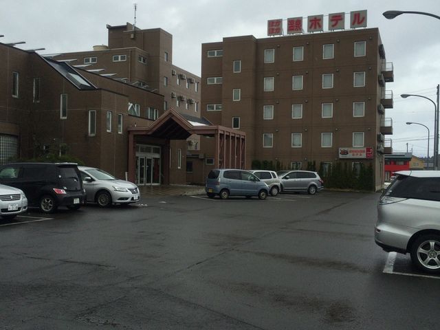 左側が日帰り温泉で右側がホテルになってます。_大館ぽかぽか温泉