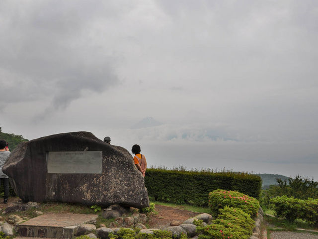 残念ながら雲多し..._だるま山高原レストハウス