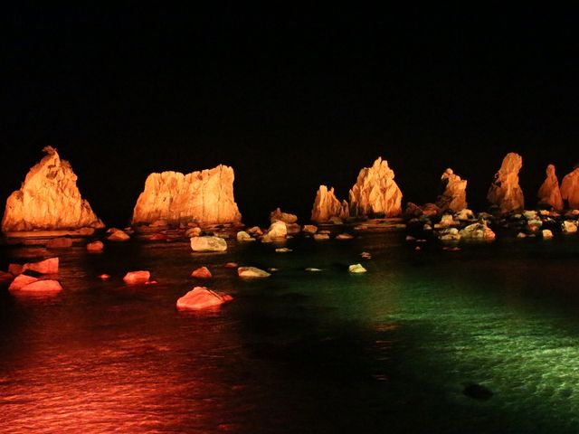 橋杭岩