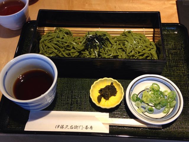 抹茶のざる蕎麦_宇治茶 伊藤久右衛門