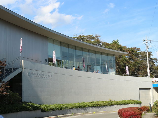 モダンな外観です。_平山郁夫シルクロード美術館