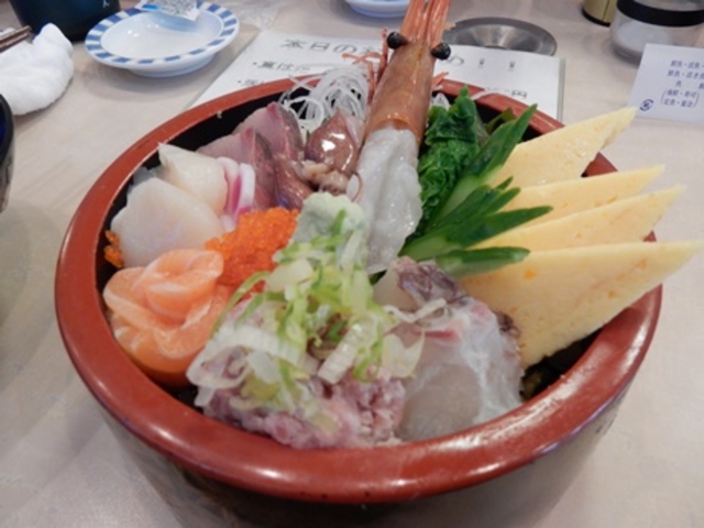 1500円の海鮮丼_活き魚回転寿司 魚鮮 下呂店