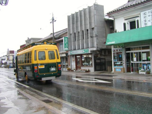 街並みに合ってます。_まちなか周遊バスハイカラさん