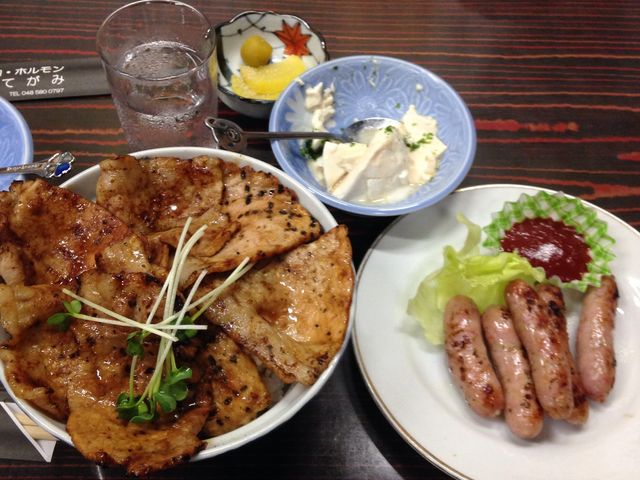夕方以降に行くとお通しを頂けるのですが、お通しのお豆腐も濃厚で美味しかったぁε-(´∀`; )_焼肉たてがみ